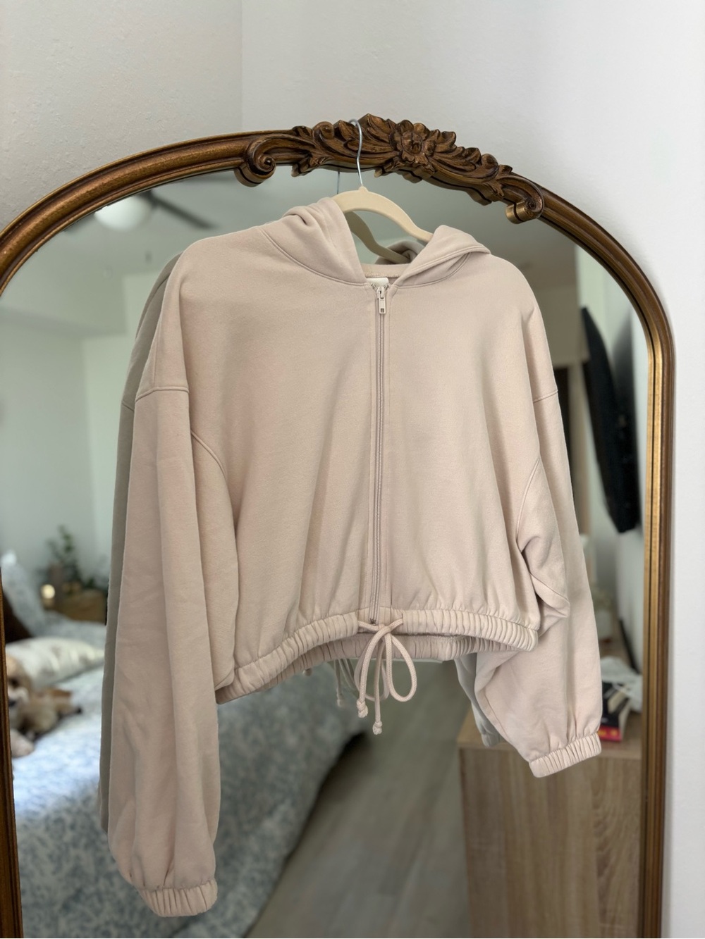 H&M Cropped Zip Hoodie in Light Beige